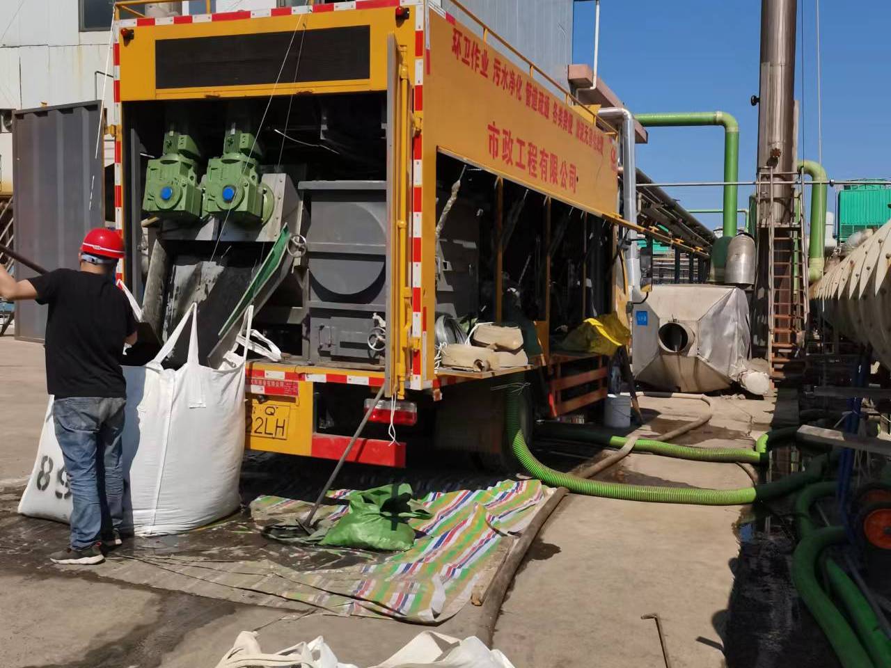 开江淤泥压干处理